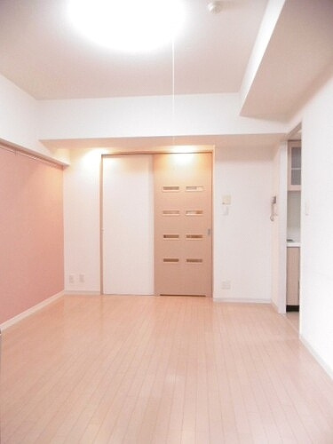 ライオンズタワー五反田の居間・リビング|リビングダイニングキッチン約10.4畳　内装前