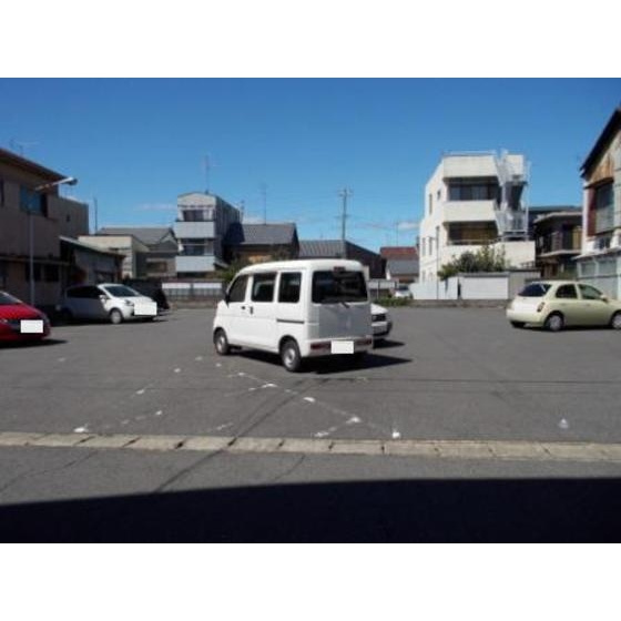 岐阜市青柳町７丁目の駐車場