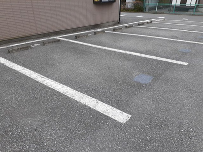 【駐車場】 | スカイハイツＢ | 駐車場に車を止められます