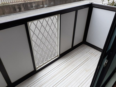 【バルコニー】 | スカイハイツＢ | バルコニーからの眺めを楽しみながら食事をしませんか