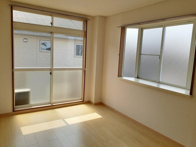 【居間・リビング】 | スカイハイツＢ | こちらのリビングで趣味の時間をお楽しみください