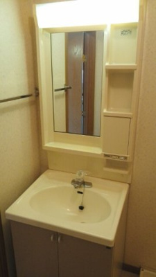 【洗面所】 | スカイハイツＢ | ゆったりとスペースのある洗面所