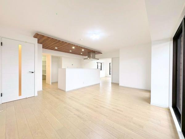 グランシティ横濱保土ヶ谷の居間・リビング