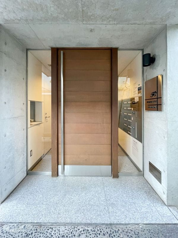 フォレシティ尾山台のエントランス