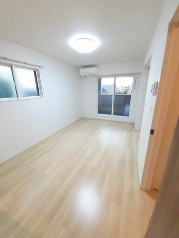 フローラル花房Ｃの居間・リビング