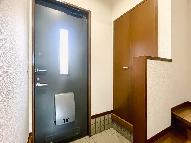 シャトレー武蔵野弐番舘の玄関|シンプルで使いやすい玄関です