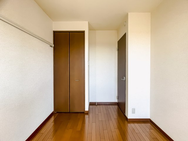 シャトレー武蔵野弐番舘の洋室|落ち着いた色調の洋室です