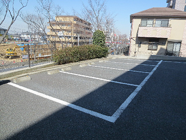 サウセ茅ケ崎南の駐車場