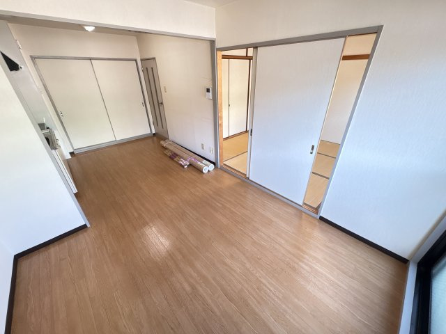 プレ東生駒の居間・リビング