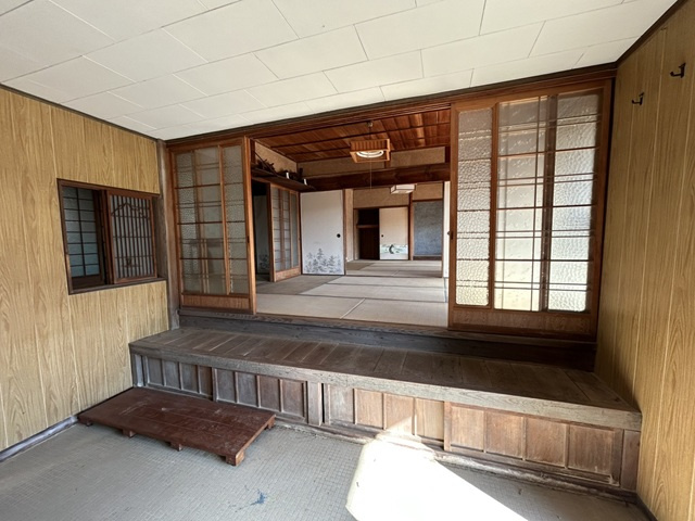 岡山市東区邑久郷の玄関