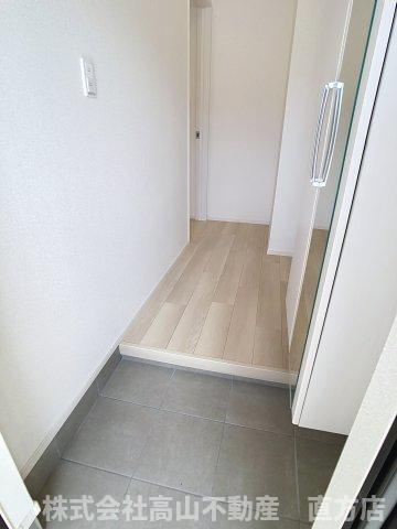 直方市大字感田のアパートの玄関