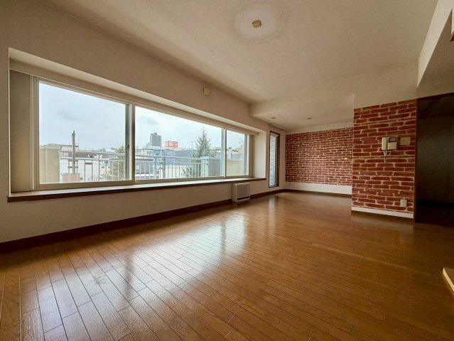 モンレーブ宮の沢の居間・リビング|リビング別角度！キッチン・給湯・暖房は都市ガスで経済的！