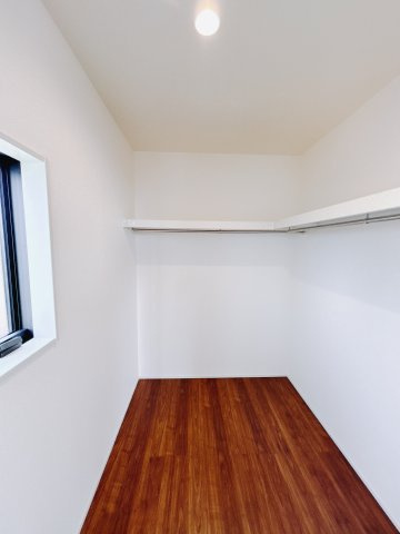 【新築戸建】前橋市上増田町第3 の収納|■WIC｜お気に入りのお洋服もシワを作らずきれいに管理ができる夢のウォークインクローゼット！今お使いの収納ケースもスッポリそのまま収まる広さです♪