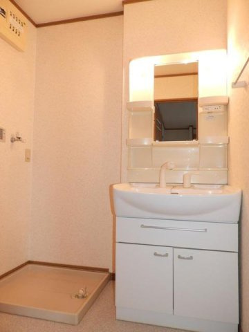 グランドールセレノＢの洗面所|広い洗面スペース