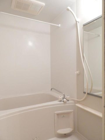 グランドールセレノＢの浴室|きれいなお風呂です