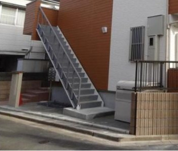 アメリカンリバティー白鷺のエントランス|エントランス