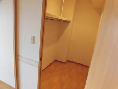 【収納】 | エバーグレイス | 大きいウォークインクローゼットです。