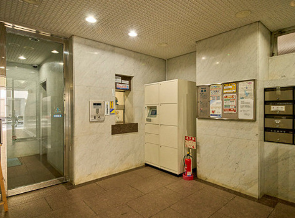 イトーピア根津のエントランス