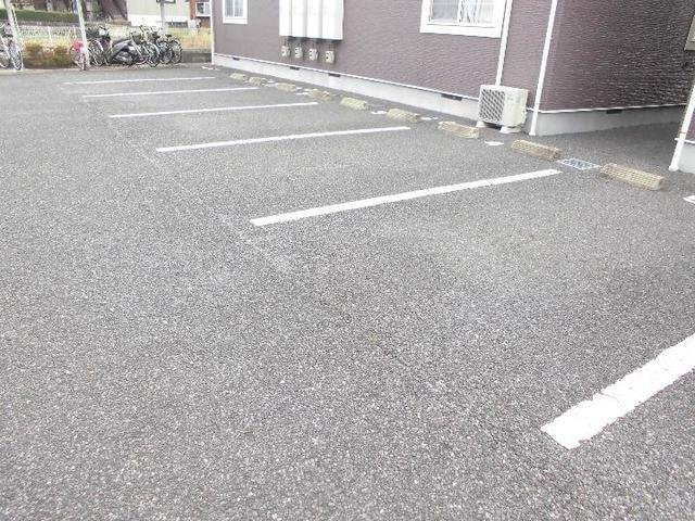 コーポ石川　Βの駐車場