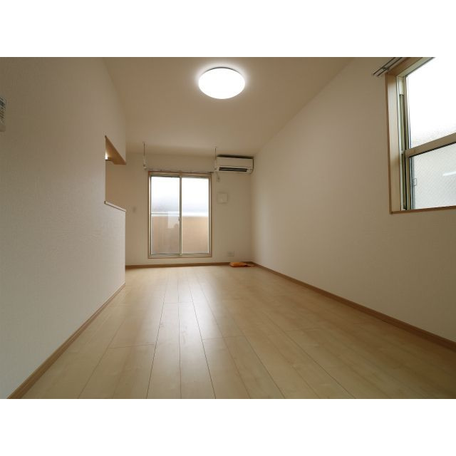 アムールKENの居間・リビング