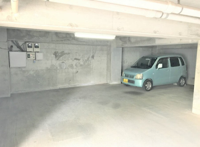 【駐車場】