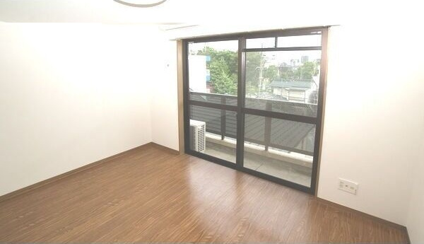 アビタシオンIIの居間・リビング