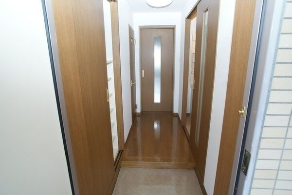 アビタシオンIIの玄関