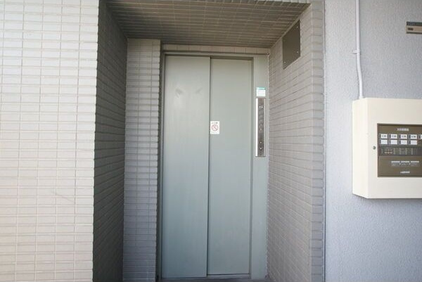 アビタシオンSEIのエントランス