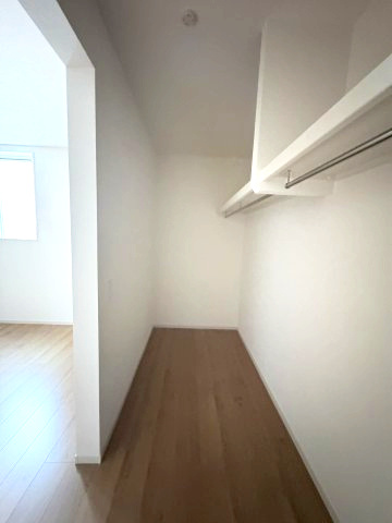 【収納】 | 糸島市荻浦3丁目1期・平屋　7号棟（全10区画）【仲介手数料無料・0円】 | 現地写真。ウォークインクローゼットです。