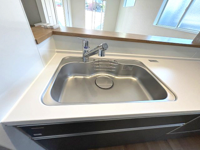 【キッチン】 | 糸島市荻浦3丁目1期・平屋　7号棟（全10区画）【仲介手数料無料・0円】 | 現地写真。