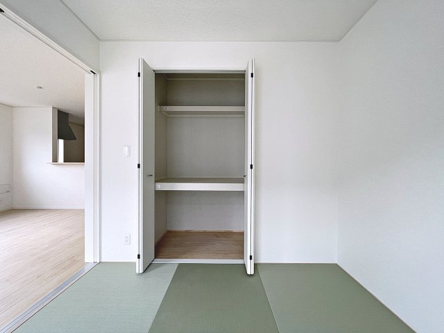 新築戸建・新築建売　郡山市菜根第8　桜小・第三中の和室|リビングのすぐ隣にあるのでお子様のお昼寝や遊び場として最適です！