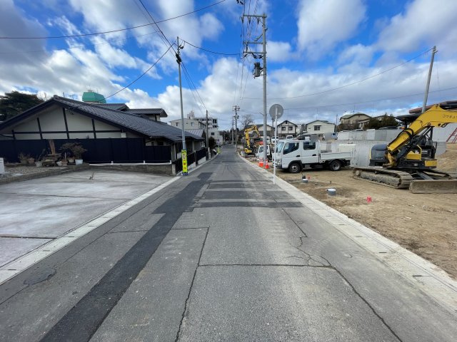 郡山市菜根第8　全7区画　桜小・第三中の前面道路含む現地写真