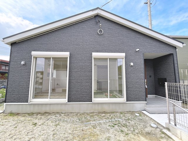 新築戸建・新築建売　郡山市菜根第8　桜小・第三中の外観|広々とした平屋建て住宅！小中学校徒歩10分圏内でお子様の通学も安心の立地です！