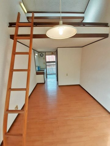 ベルハイツ長瀬A棟の居間・リビング