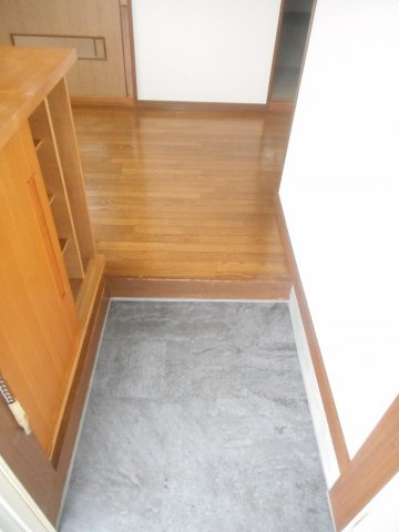 ミクターハイツの玄関
