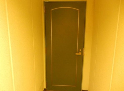 カーサ躑躅ヶ丘（カーサツツジガオカ）の玄関