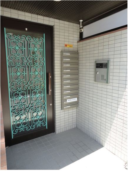 カーサ躑躅ヶ丘（カーサツツジガオカ）のエントランス|エントランス