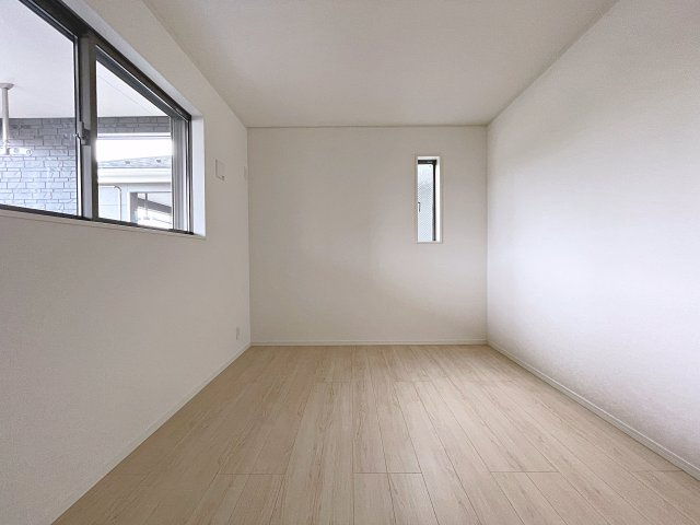 新築戸建・新築建売　郡山市菜根第8　桜小・第三中の洋室|6.5帖の洋室はシンプルなので様々なテイストのインテリアも合いそうですね！