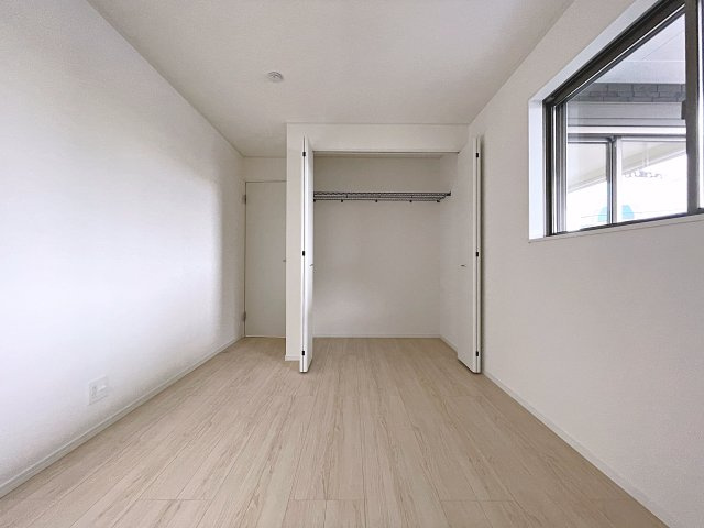 新築戸建・新築建売　郡山市菜根第8　桜小・第三中の洋室|落ち着きのある空間で自分だけのプライベートな時間をお過ごしください！