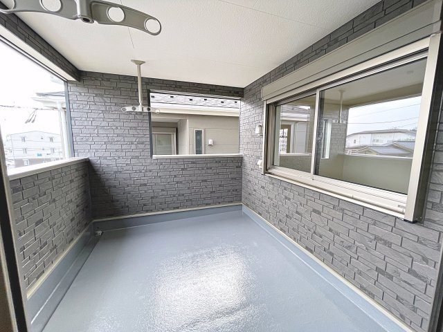 新築戸建・新築建売　郡山市菜根第8　桜小・第三中のバルコニー|南側のバルコニーは陽当たりが良くお洗濯物も良く乾きそうです！