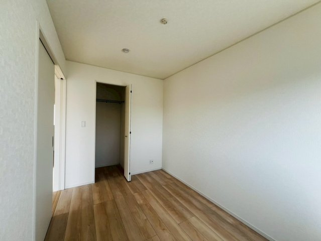 【今からご案内可能】東海市富木島町西長口　全3棟の洋室|【洋室】
◆お子様のお部屋や主寝室、来客時の宿泊室、趣味のお部屋としてもご利用いただけます♪