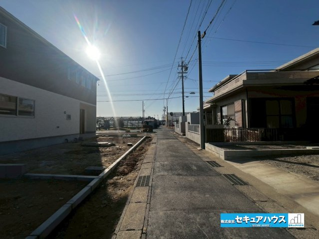 【今からご案内可能】東海市富木島町西長口　全3棟の前面道路含む現地写真|事前予約にて現地ご見学いただけます！お気軽にお問い合わせください♪
■株式会社　セキュアハウス■
住宅ローンに強く、知識、経験豊富なスタッフ在籍
お客様に寄り添い、ご成約後もサポート致します。