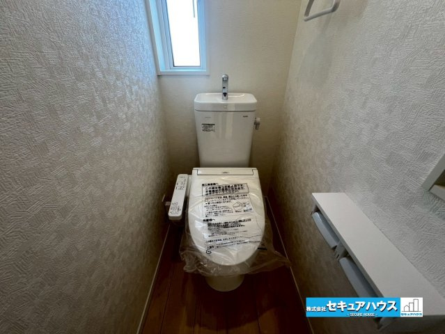 【同施工物件ご案内可能】東海市富木島町西長口 全3棟の内観：施工例|【洋室イメージ】
◆広々とした居住空間は日々の暮らしを彩り、心のやすらぎと満足感を与えてくれます。通風と採光を考慮した設計は子供たちはのびのび育ち、家族でくつろぎと団らんを生み出します。