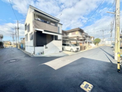 【前面道路含む現地写真】 | 城陽市平川西六反　新築戸建