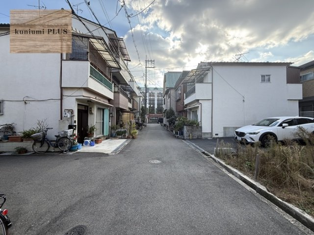 東大阪市下小阪4丁目の前面道路含む現地写真