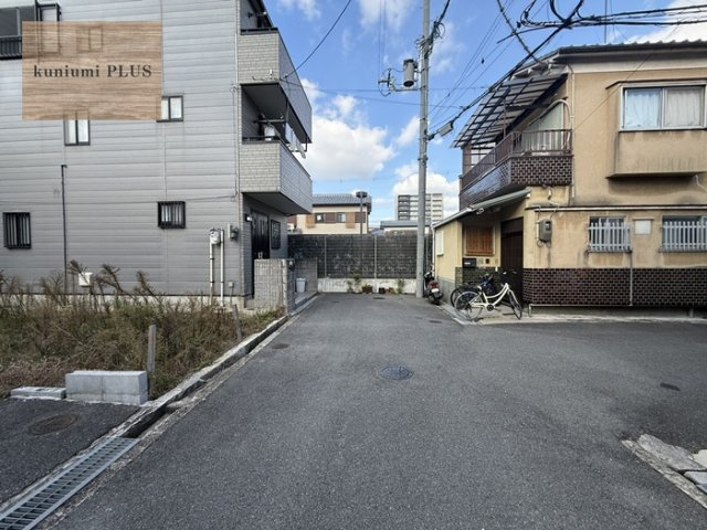 東大阪市下小阪4丁目の前面道路含む現地写真