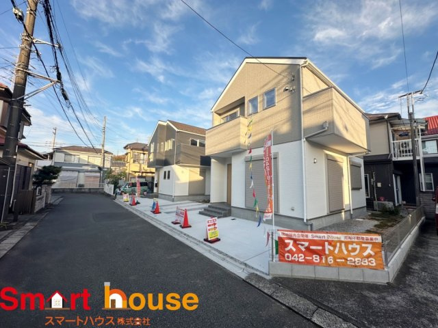 相模原市中央区宮下本町　新築2棟の前面道路含む現地写真|お住まいの前面道路が広いと駐車が楽になり、陽当たりも遮られないので明るく居心地の良いお家になります♪