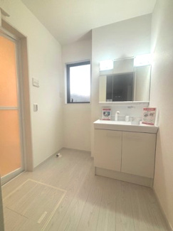 【独立洗面台】 | 安芸郡熊野町川角2丁目　全4区画　NO2【51坪】 | 独立洗面台で身支度をすべて済ませてしまいましょう