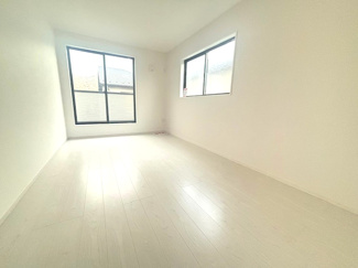 【洋室】 | 安芸郡熊野町川角2丁目　全4区画　NO2【51坪】 | 南向き８帖洋室。