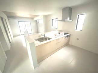 【居間・リビング】 | 安芸郡熊野町川角2丁目　全4区画　NO2【51坪】 | こちらのリビングで趣味の時間をお楽しみください